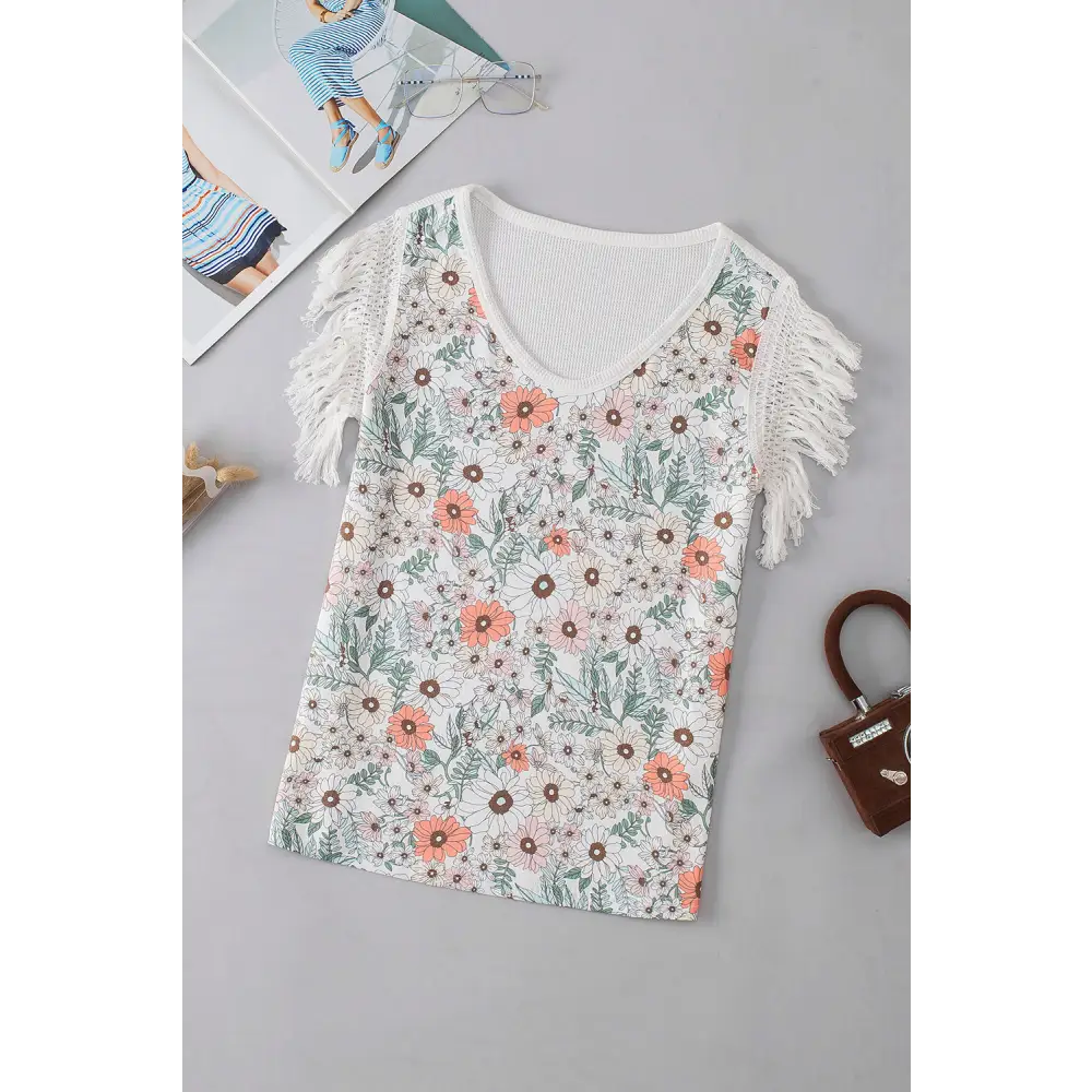 White Boho Floral Print Sleeveless Shirt with Fringe Shoulders - Perfect for Summer Festivals and Casual Outings