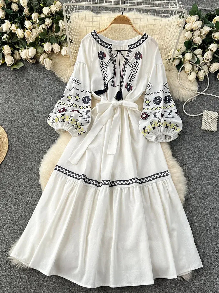 Women Bohemian Vacation Dress Travel Wear Sweet Western-style Embroidery Loose Waist Large Hem Midi Length Vestidos