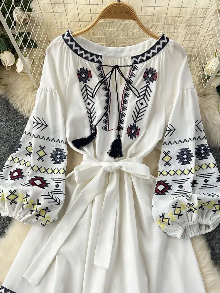 Women Bohemian Vacation Dress Travel Wear Sweet Western-style Embroidery Loose Waist Large Hem Midi Length Vestidos