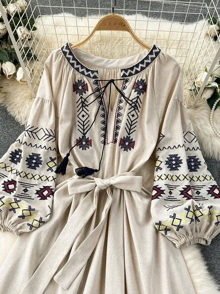 Women Bohemian Vacation Dress Travel Wear Sweet Western-style Embroidery Loose Waist Large Hem Midi Length Vestidos