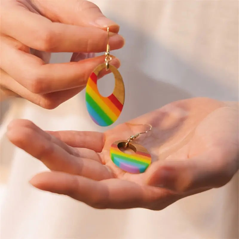 Chic Hollow Oval Resin & Wood Dangle Earrings - Nickel-Free Copper Hooks Perfect for All Occasions - Colorful - Earrings