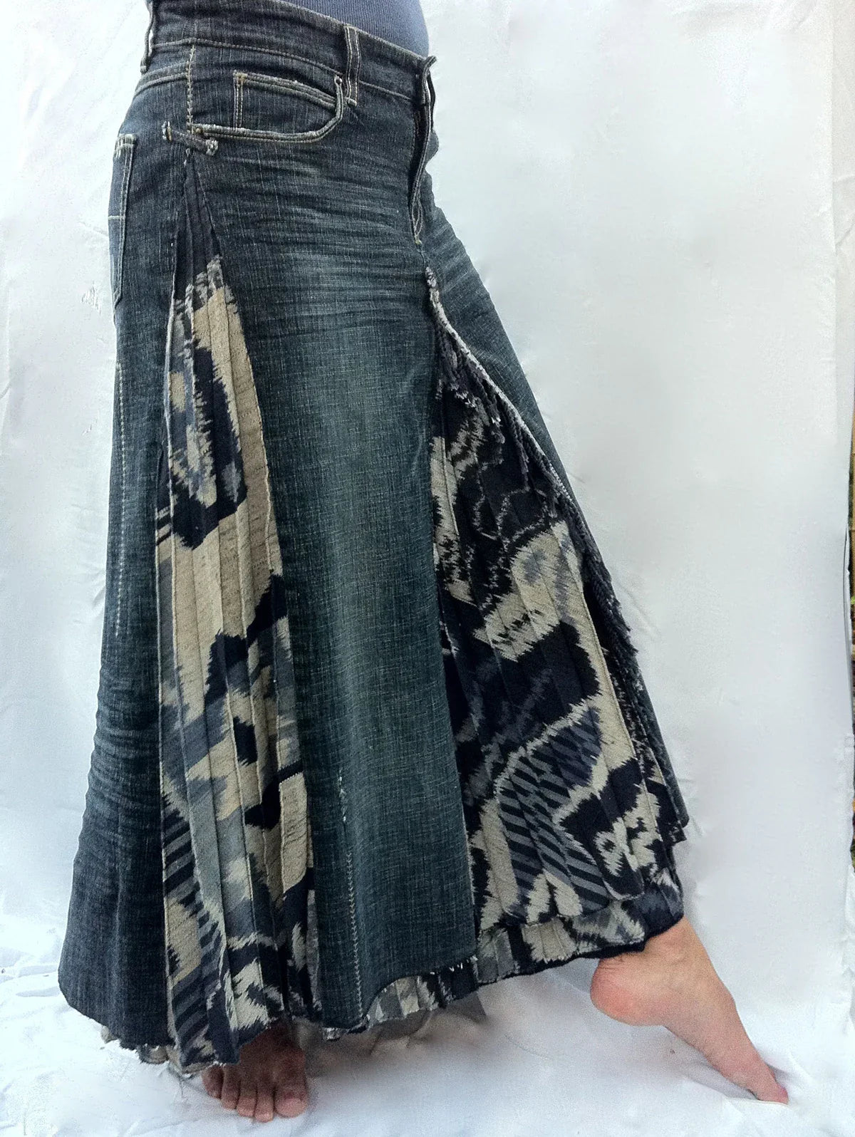 High Waist Patchwork Pleated Denim Midi Skirt for Women - Vintage A-Line Streetwear Fashion Chic and Loose Fit - Maxi